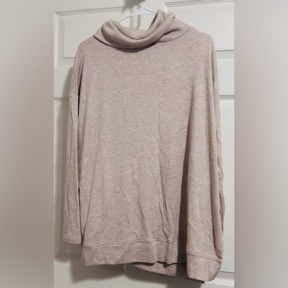 Women’s Lands' End Cream Long Sleeve Top Size M